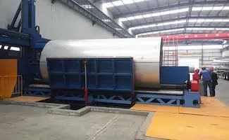 XINGKONG.COM为全自动油罐车设计和制造了W12-12*8000四辊星空(中国)